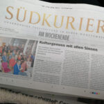 Ausstellung der Künstlerin Petra Wenski-Hänisch im Rathaus in Steisslingen mit Artikel im Südkurier