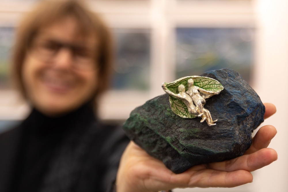 Skulptur | Künstlerin Petra Wenski-Hänisch | Silberguss mit Natursockel