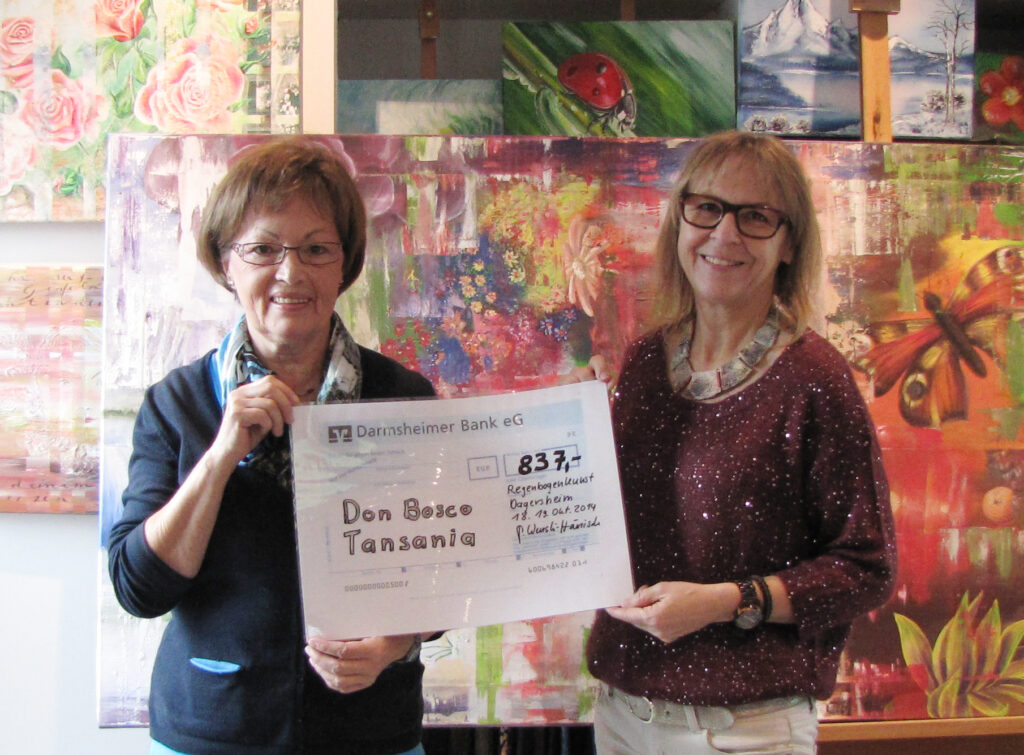 Scheckübergabe für Benefiztombola im Rahmen des "Regenbogen der Kunst" 2014